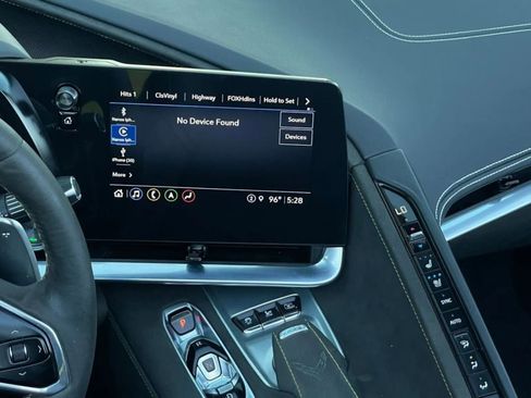 Used 2022 Chevrolet Corvette Stingray Premium Conv w/ Z51 Performance Package image 45