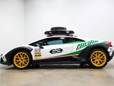 Used 2024 Lamborghini Huracan Sterrato AWD/4WD image 13