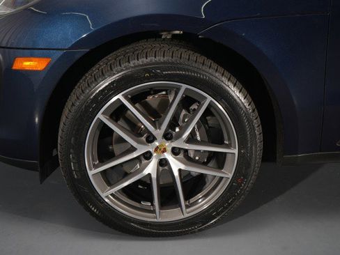 Used 2022 Porsche Macan AWD/4WD image 57