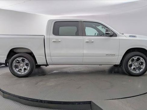 Used 2022 RAM 1500 Big Horn AWD/4WD image 9
