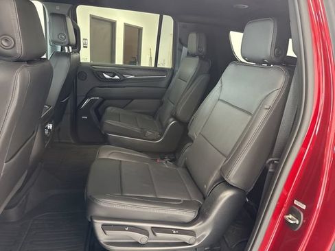 Used 2023 GMC Yukon XL Denali AWD/4WD image 26