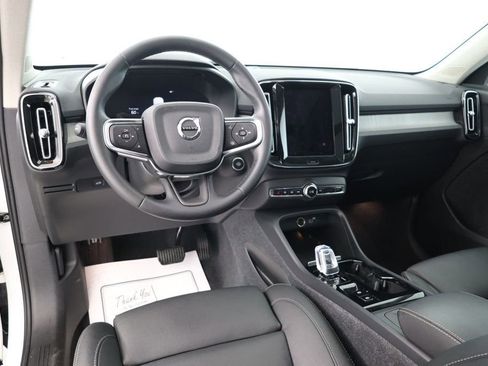 Used 2024 Volvo XC40 B5 Plus w/ Climate Package image 12