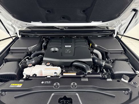 Used 2025 Lexus GX 550 w/ Accessory Package (2T) image 28