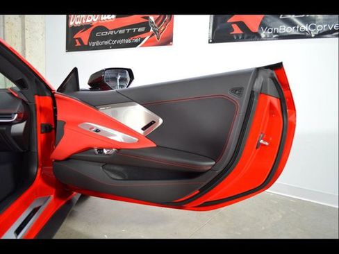 Used 2024 Chevrolet Corvette Stingray Preferred Conv w/ Z51 Performance Package RWD image 19