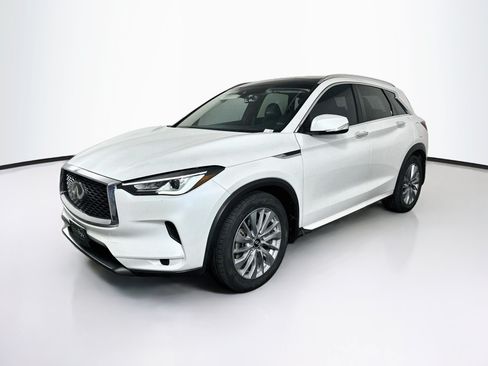 Used 2023 INFINITI QX50 Luxe AWD/4WD image 3
