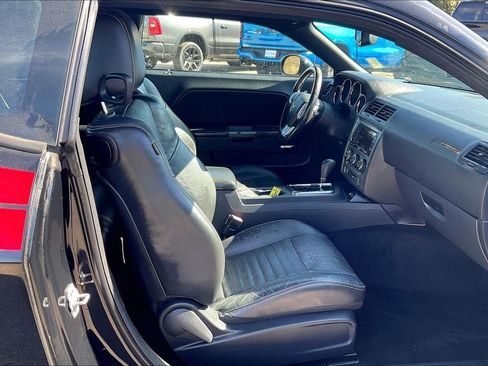 Used 2013 Dodge Challenger R/T image 7
