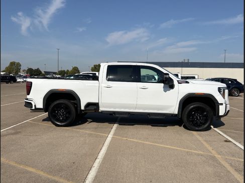Used 2025 GMC Sierra 2500 AT4 AWD/4WD image 11