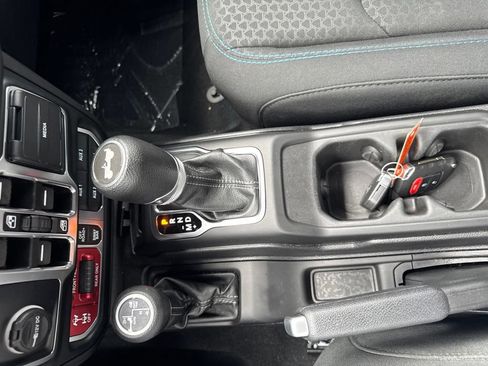 Used 2024 Jeep Wrangler Unlimited Rubicon 4xe AWD/4WD image 45