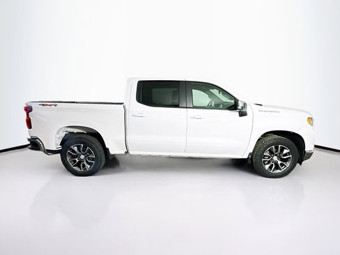 Used 2024 Chevrolet Silverado 1500 LT AWD/4WD image 10