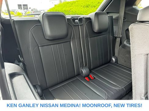 Used 2024 Volkswagen Tiguan SE R-Line FWD image 45