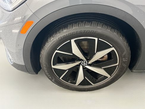 Used 2023 Volkswagen ID.4 Pro S AWD/4WD image 11
