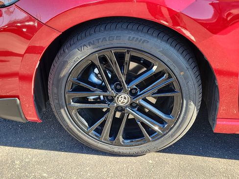 Used 2025 Toyota Camry SE image 7