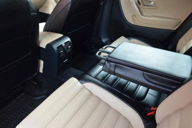 Used 2013 Volkswagen CC Sport FWD image 25
