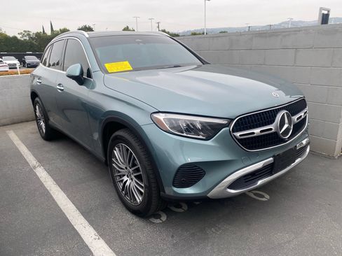 Used 2025 Mercedes-Benz GLC 300 4MATIC image 2