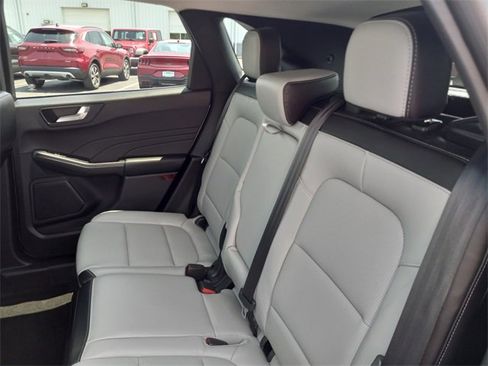 Used 2023 Ford Escape Platinum image 41