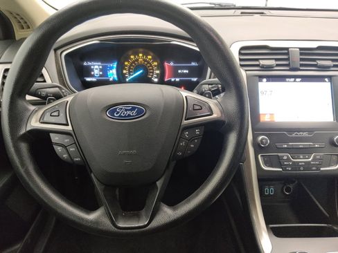Used 2019 Ford Fusion SE image 22