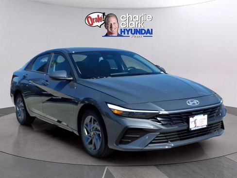 New 2026 Hyundai Elantra Blue image 7