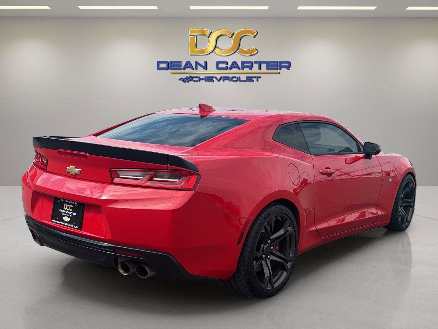 Used 2018 Chevrolet Camaro SS RWD image 5