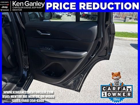 Used 2023 Jeep Grand Cherokee Laredo w/ Luxury Tech Group I AWD/4WD image 22
