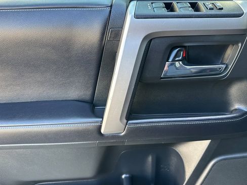 Used 2018 Toyota 4Runner SR5 Premium AWD/4WD image 10