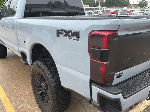 Used 2026 Ford F250 Lariat w/ Black Appearance Package AWD/4WD image 8