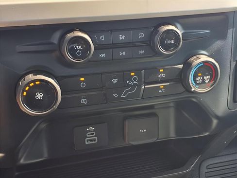 Used 2023 Ford F250 XLT w/ FX4 Off-Road Package image 10