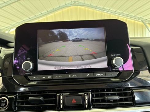 Used 2024 Nissan Pathfinder SV FWD image 20
