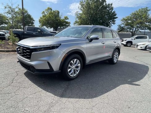 Used 2023 Honda CR-V LX image 3