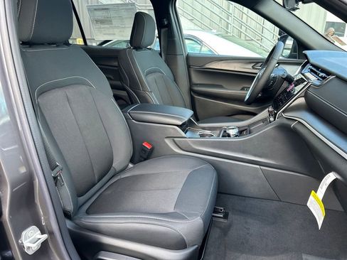 New 2025 Jeep Grand Cherokee L Laredo w/ Luxury Tech Group I AWD/4WD image 40