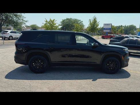 Certified 2024 Chevrolet Traverse LS w/ Midnight/Sport Edition FWD image 33