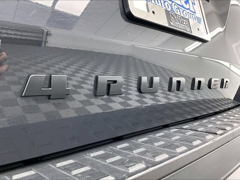Used 2025 Toyota 4Runner SR5 AWD/4WD image 8