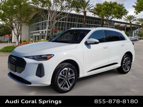 Certified 2025 Audi Q5 Premium w/ Convenience Package image 1