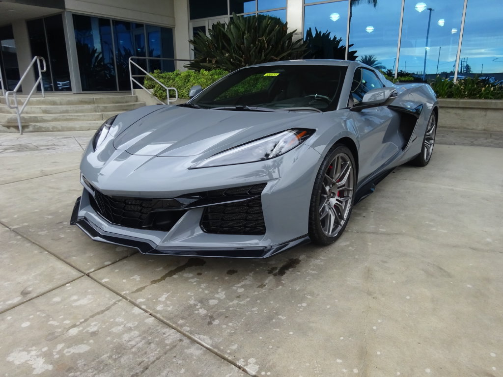 Certified 2025 Chevrolet Corvette Z06 RWD image 3