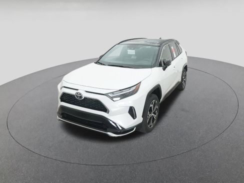 New 2025 Toyota RAV4 XSE AWD/4WD image 16