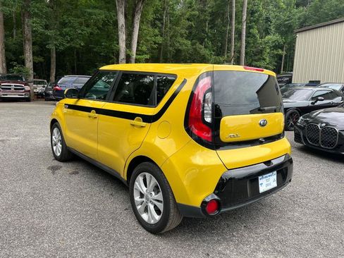 Used 2016 Kia Soul + FWD image 6
