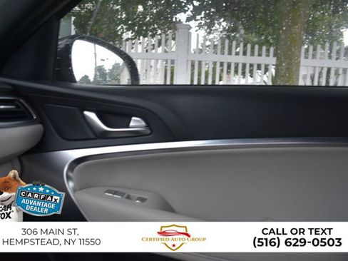 Used 2025 Genesis G70 2.5T image 19