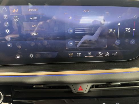 Used 2025 Buick Envision Sport Touring AWD/4WD image 22