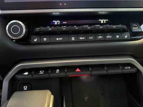 Used 2025 Toyota Tundra Platinum image 17