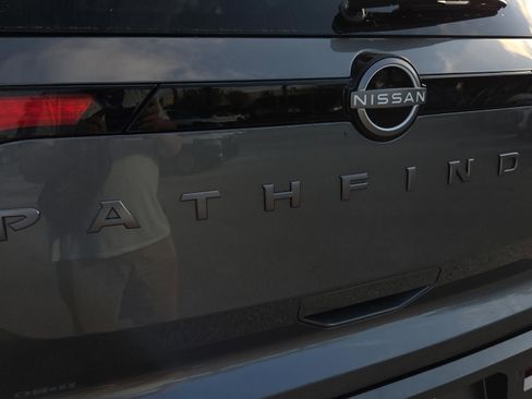 New 2026 Nissan Pathfinder SL FWD image 16