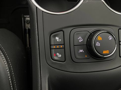 Used 2024 GMC Terrain SLT w/ Infotainment Package II AWD/4WD image 6