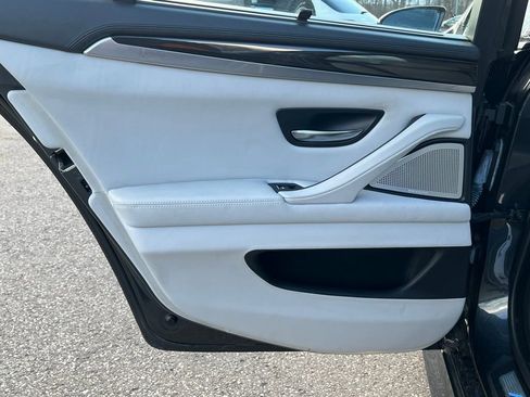 Used 2014 BMW M5 image 16