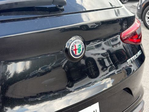 Used 2020 Alfa Romeo Stelvio image 11
