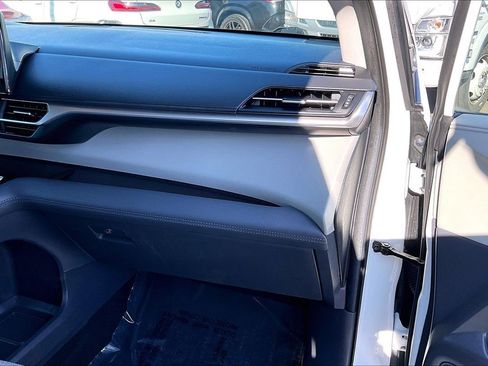 Used 2024 Toyota Sienna LE image 23