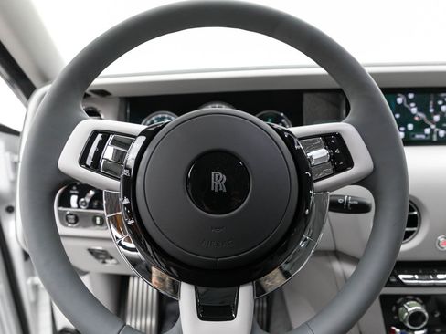 Used 2024 Rolls-Royce Phantom Extended Wheelbase w/ Leather Finishing Pack image 16