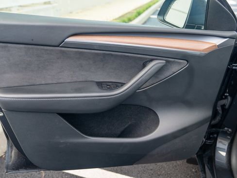 Used 2024 Tesla Model Y Long Range image 10