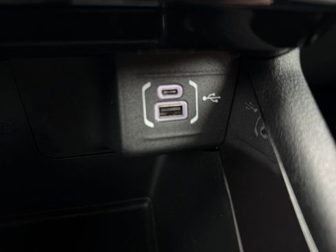 Used 2025 Jeep Compass Latitude image 31