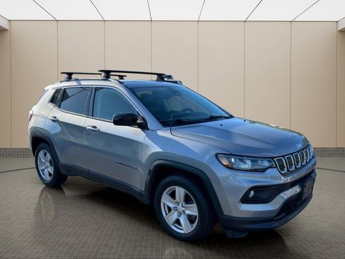 Used 2022 Jeep Compass Latitude w/ Sun and Sound Group image 2