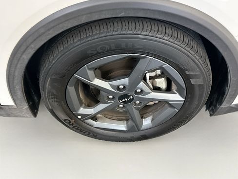 Used 2025 Kia K4 FWD image 11