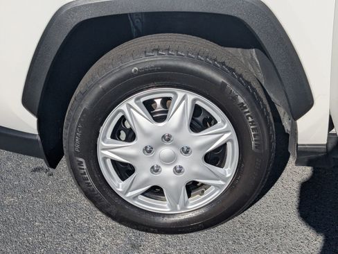 Used 2025 Toyota RAV4 LE image 9