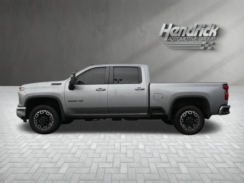 Used 2024 Chevrolet Silverado 2500 LT w/ Safety Package image 7